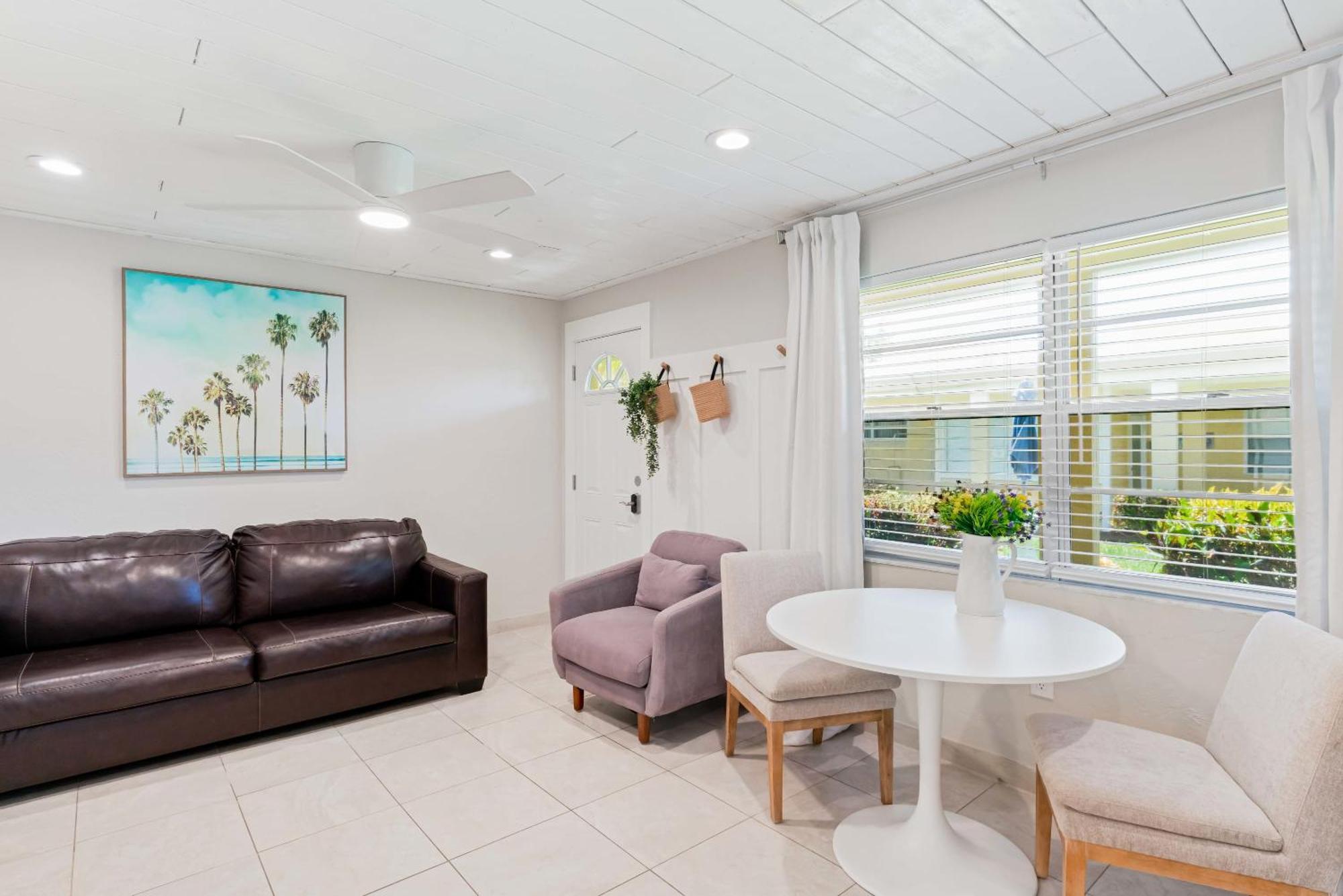 Beachside Retreat W Heated Pool 圣徒皮特海滩 外观 照片