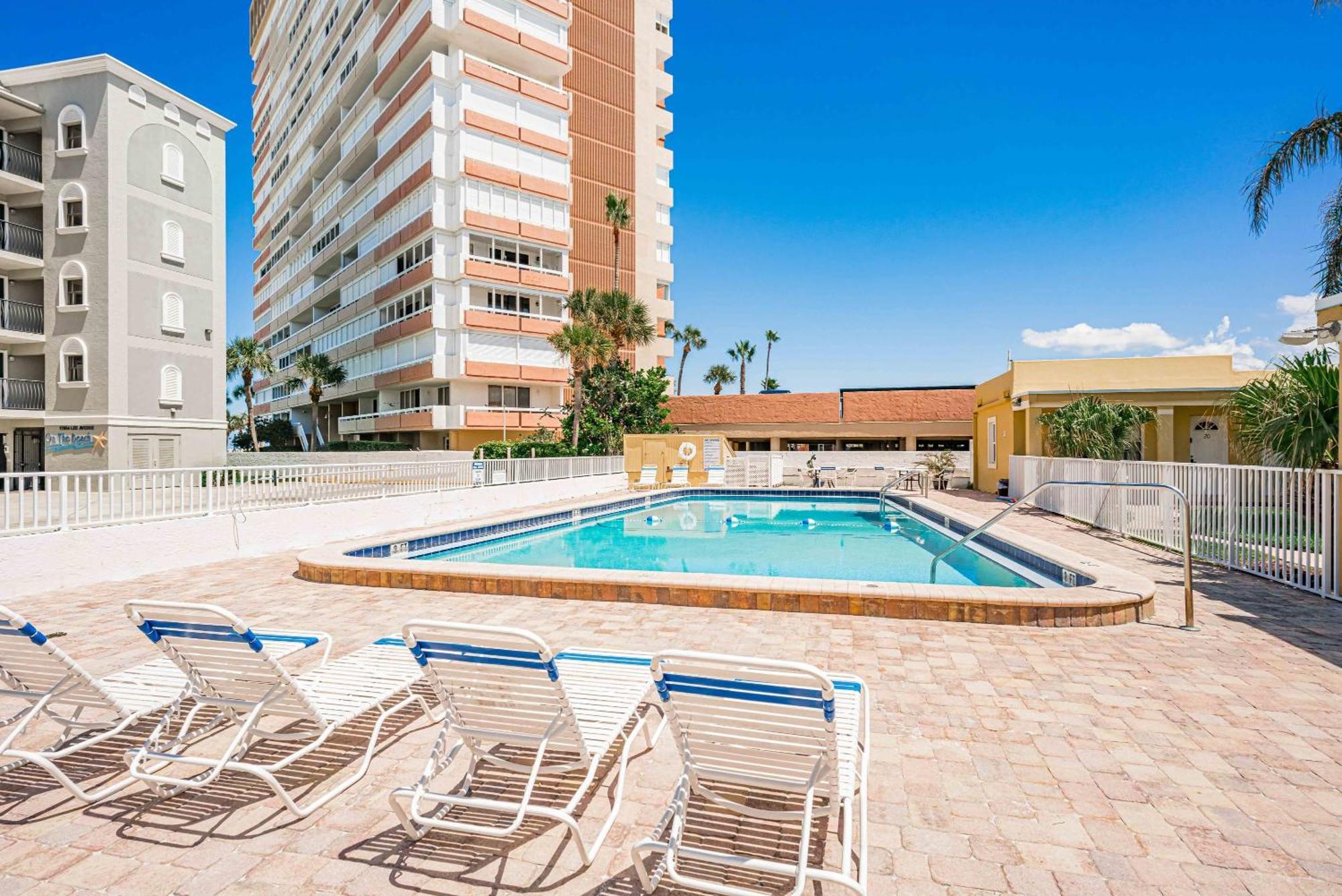 Beachside Retreat W Heated Pool 圣徒皮特海滩 外观 照片